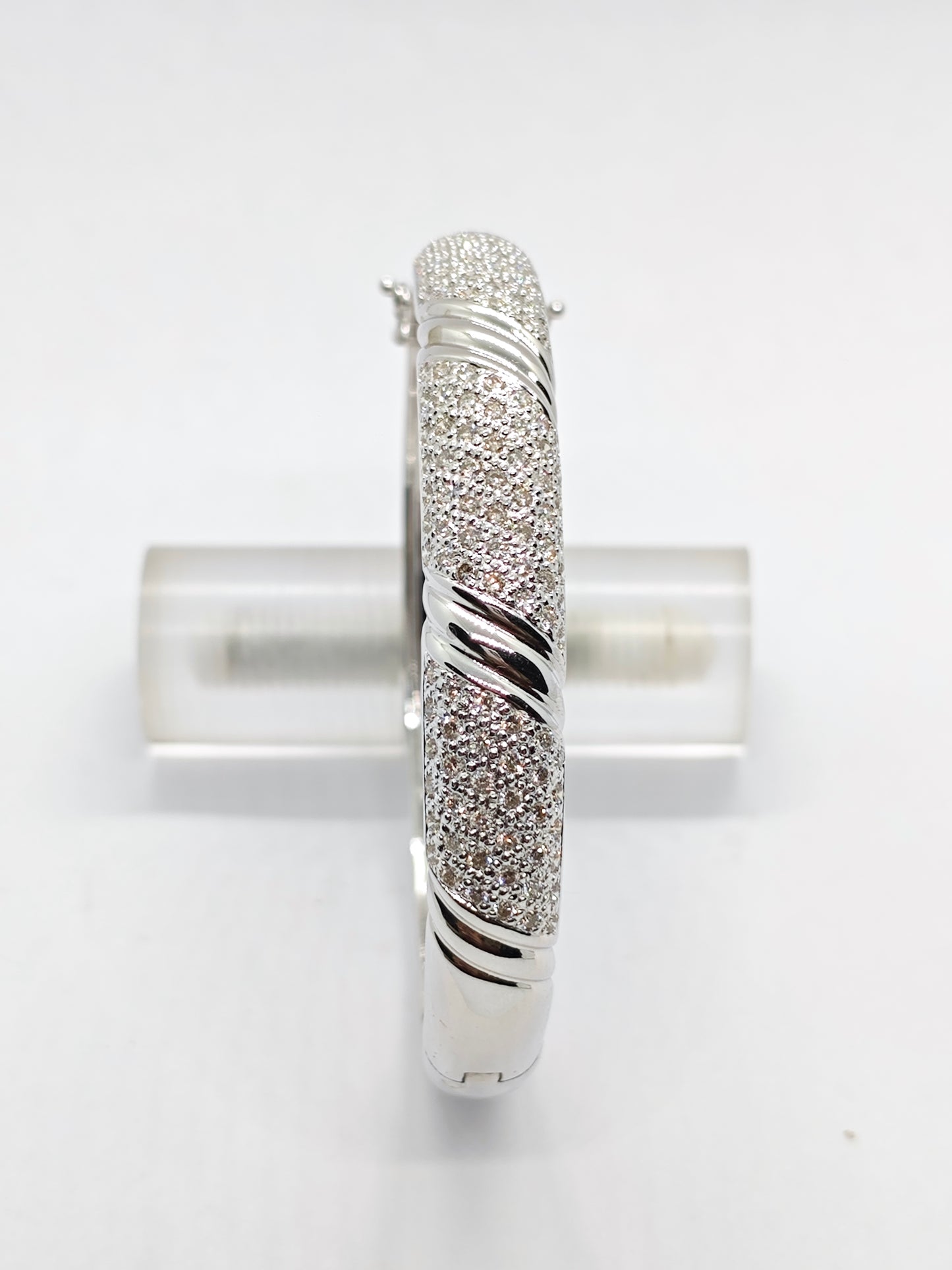 WG Diamond Radiance B254