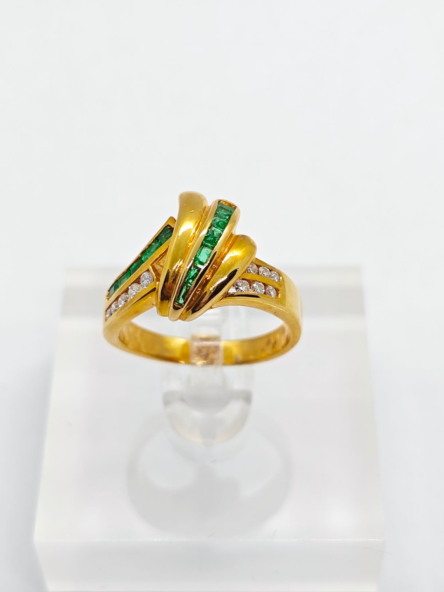 WG Emerald Elegance R1095