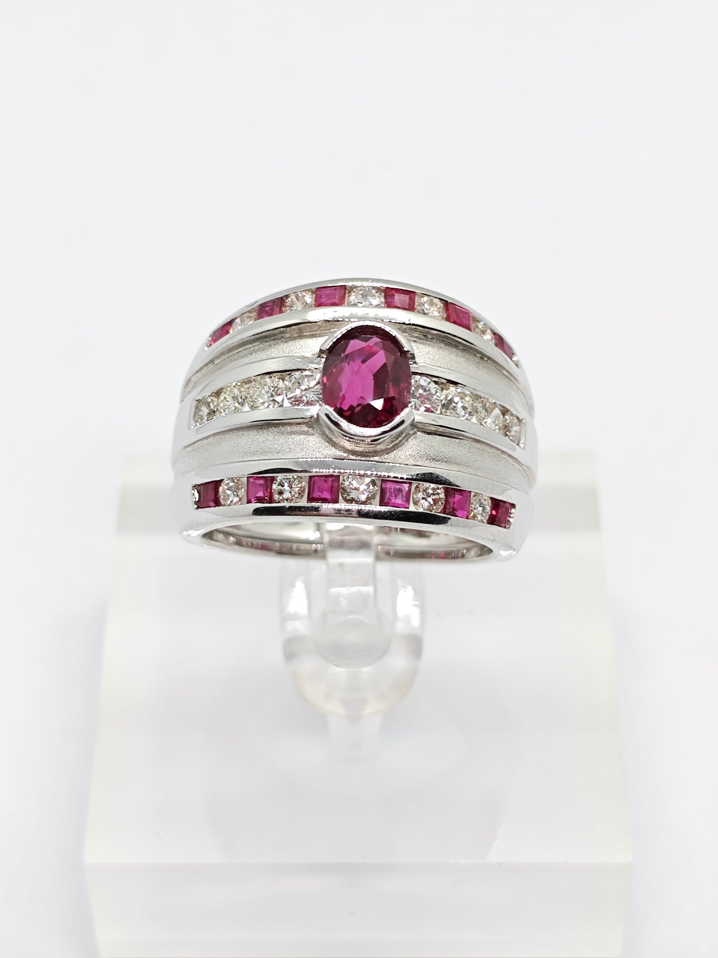 WG Ruby Royale R1134