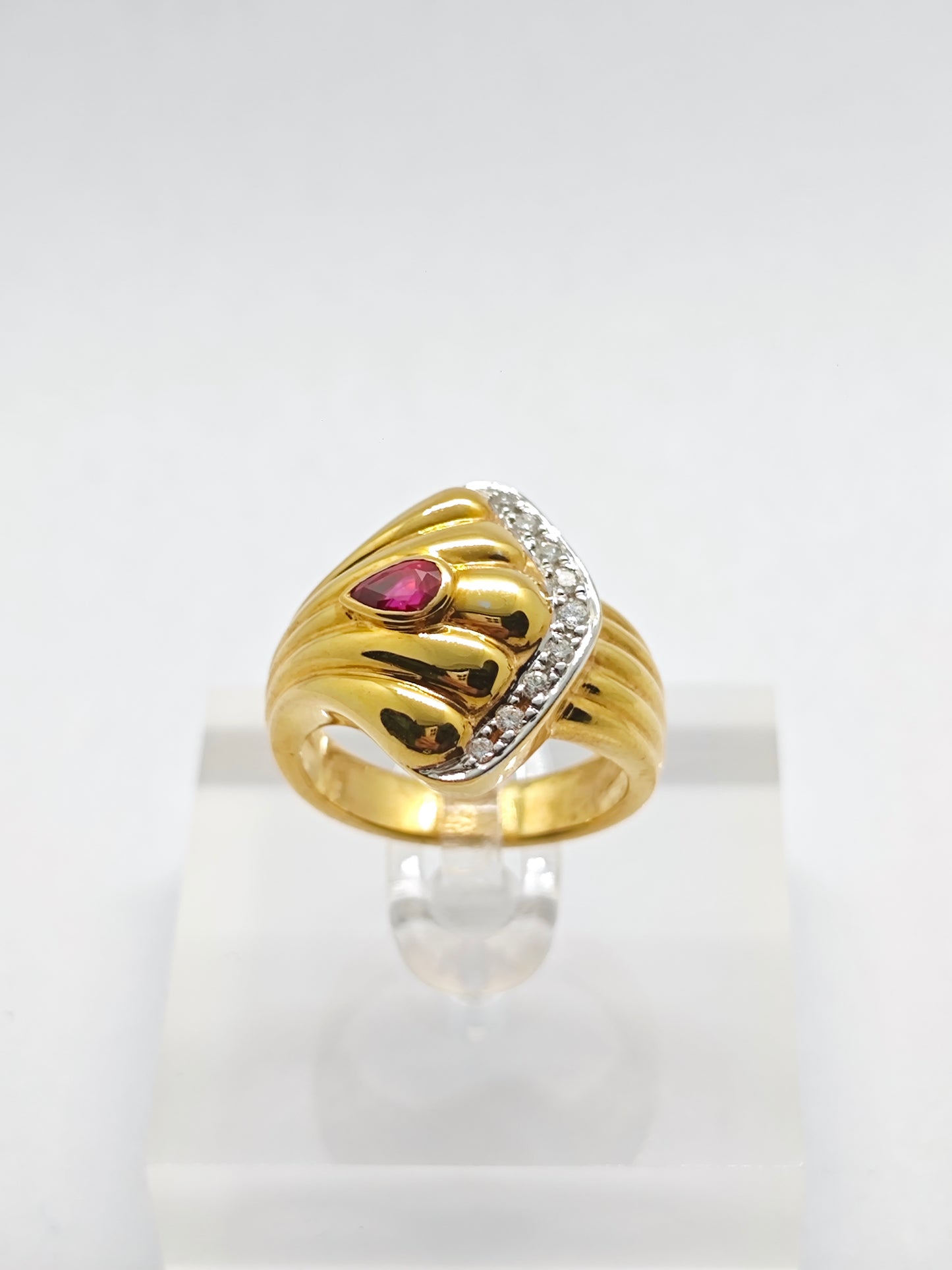 WG Ruby Royale R1154