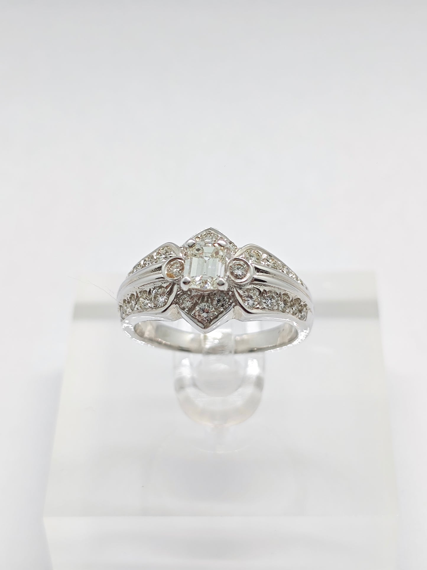 WG Diamond Radiance R1278