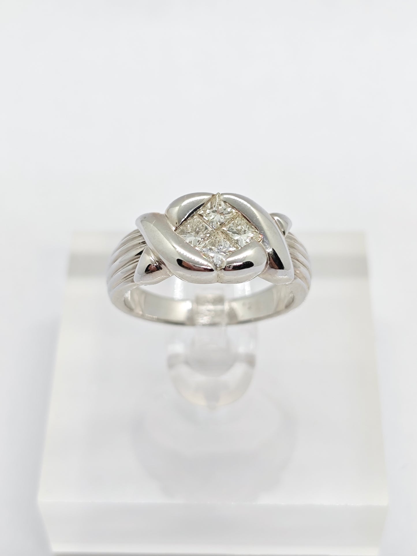 WG Diamond Radiance R2543