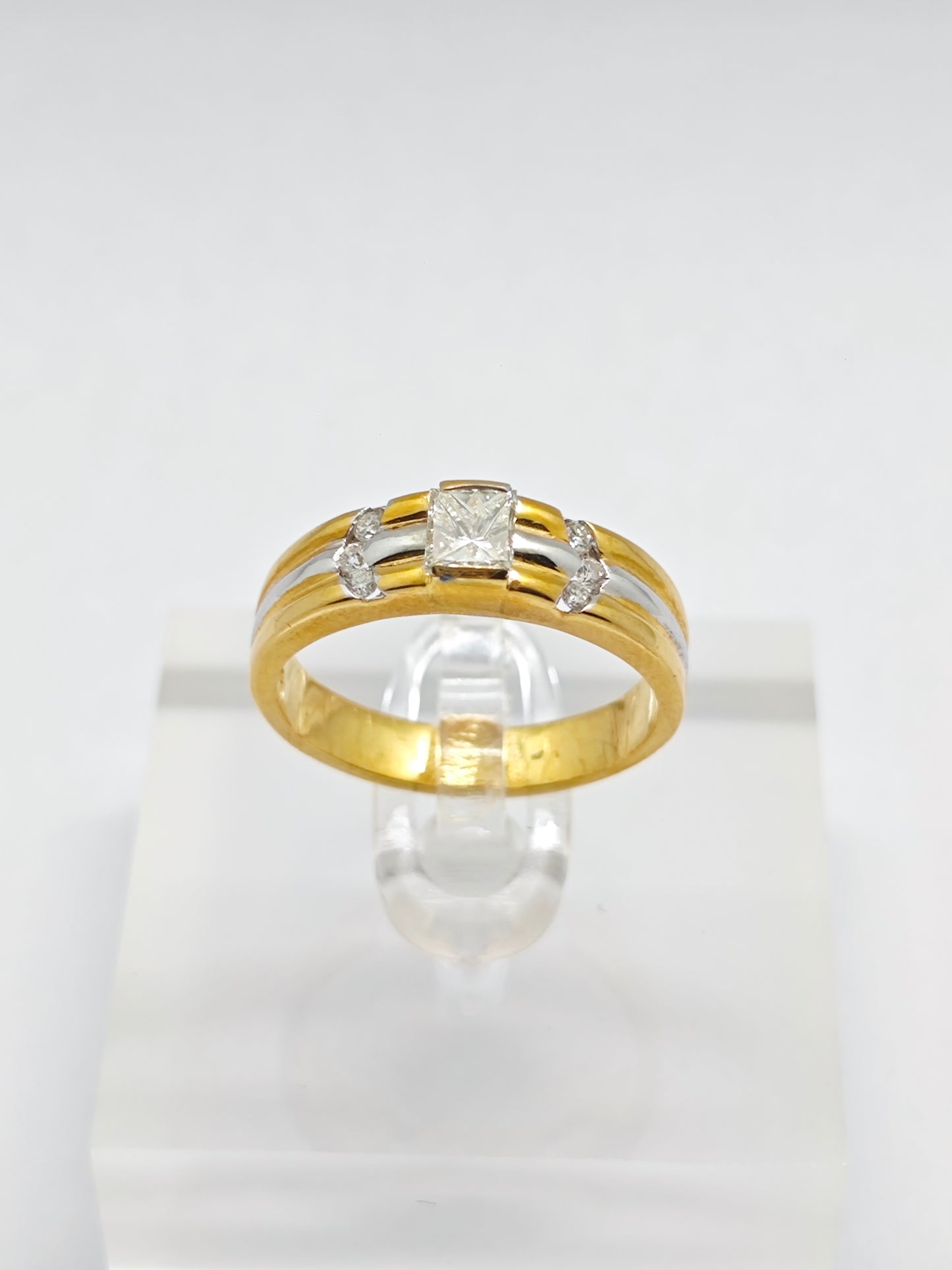 WG Diamond Radiance R2582