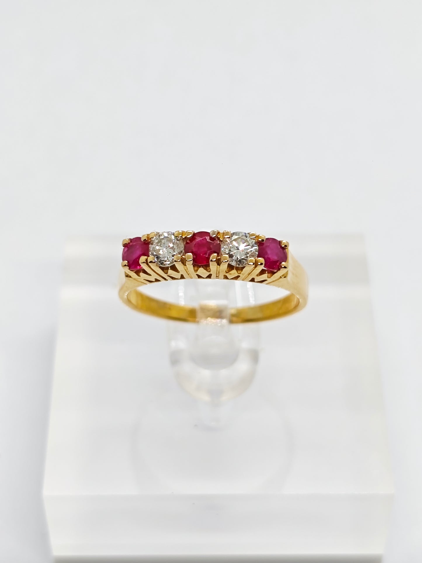 WG Ruby Royale R2888