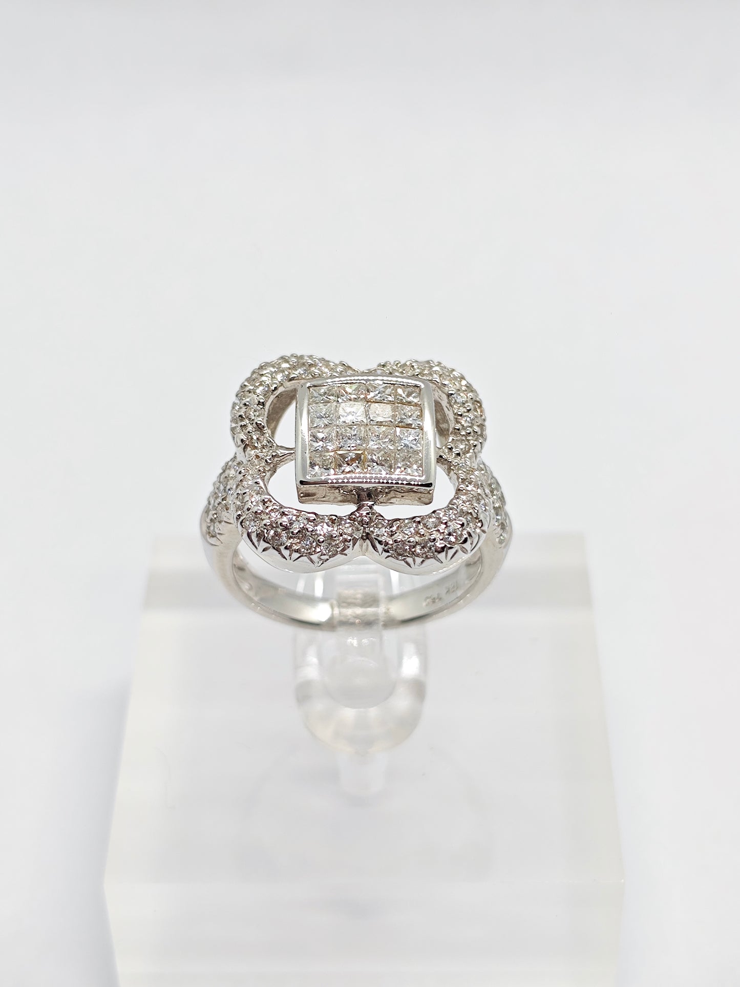 WG Diamond Radiance R3440