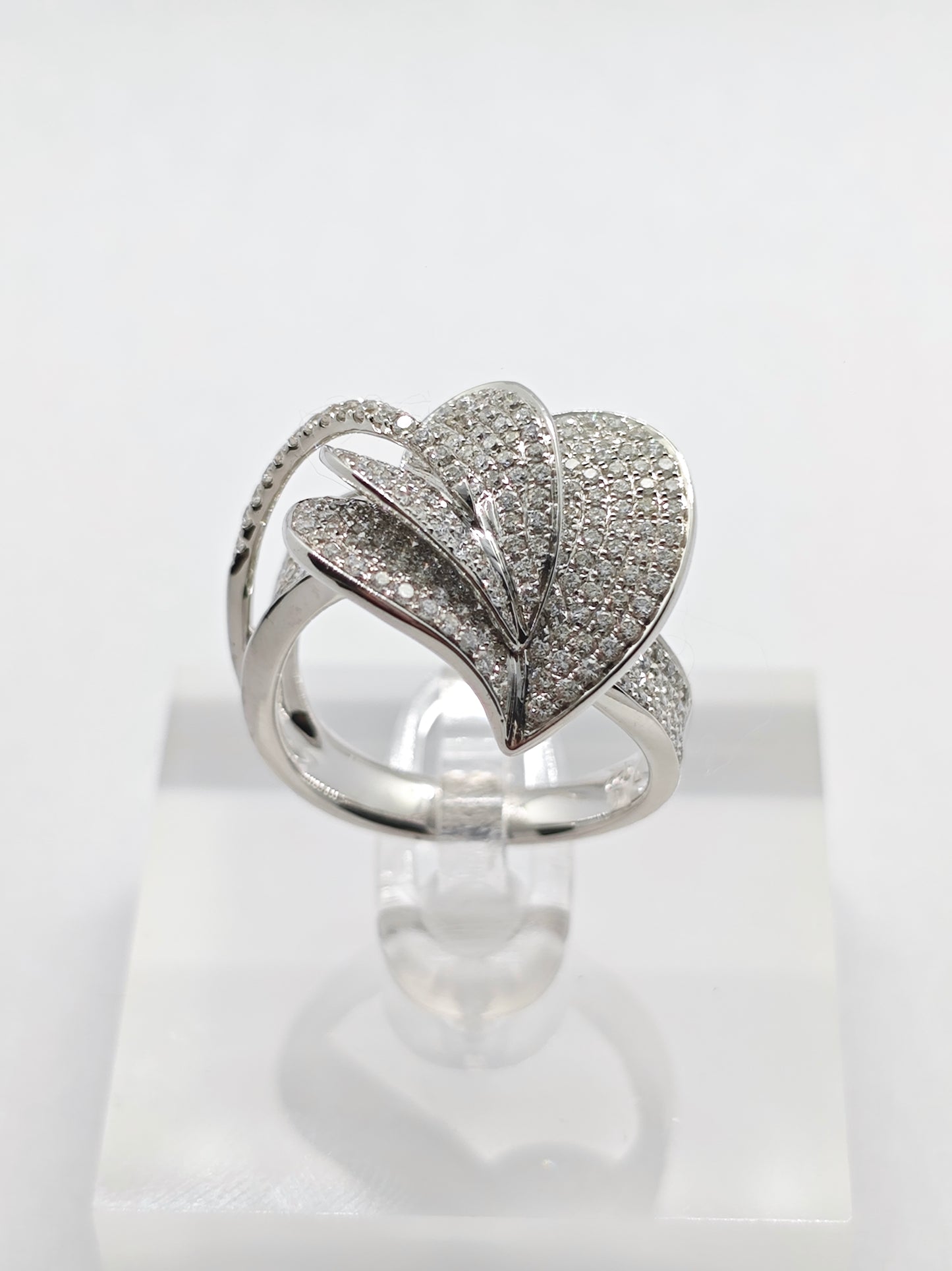 WG Diamond Radiance R3749