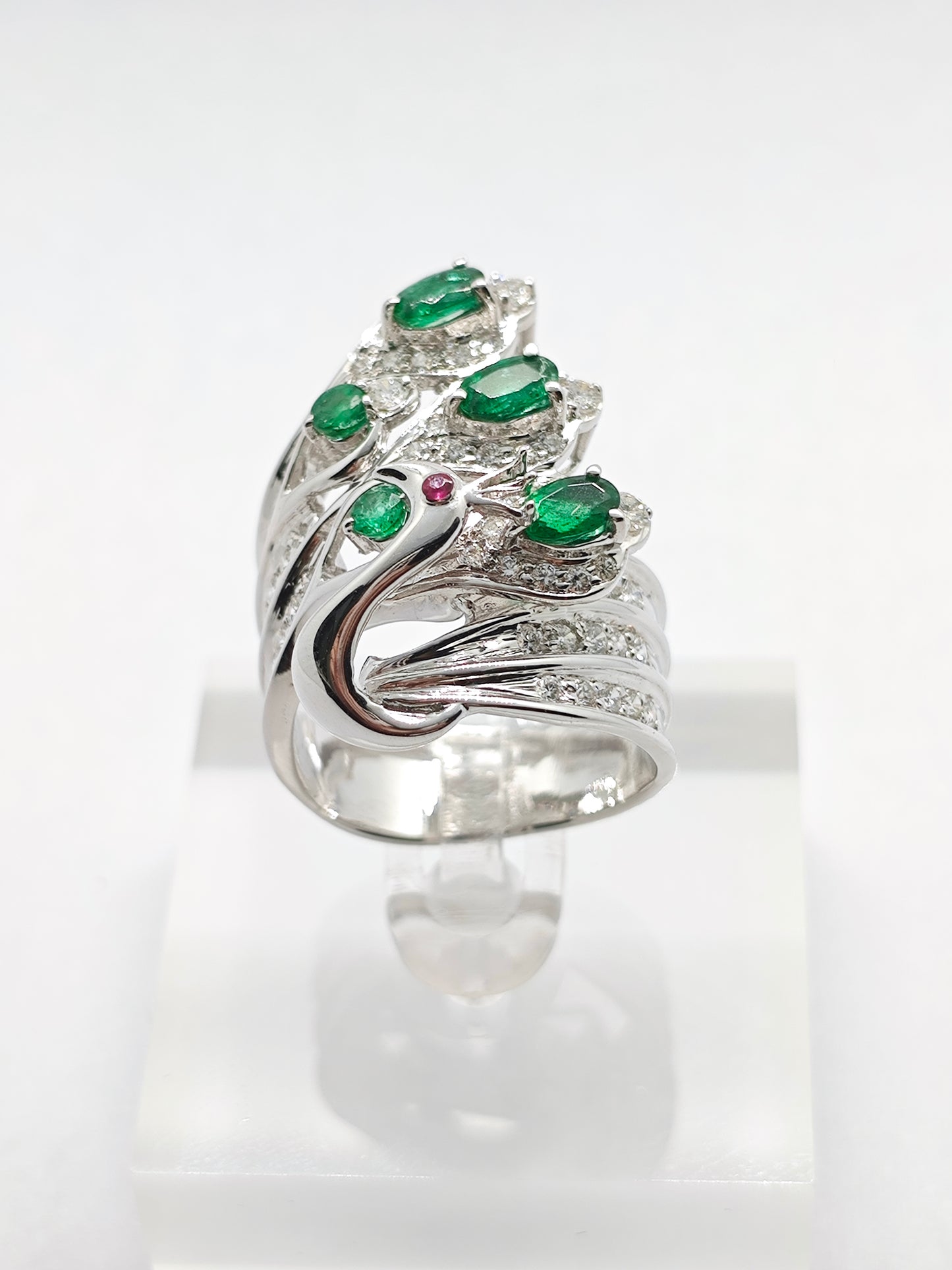 WG Emerald Elegance R4221