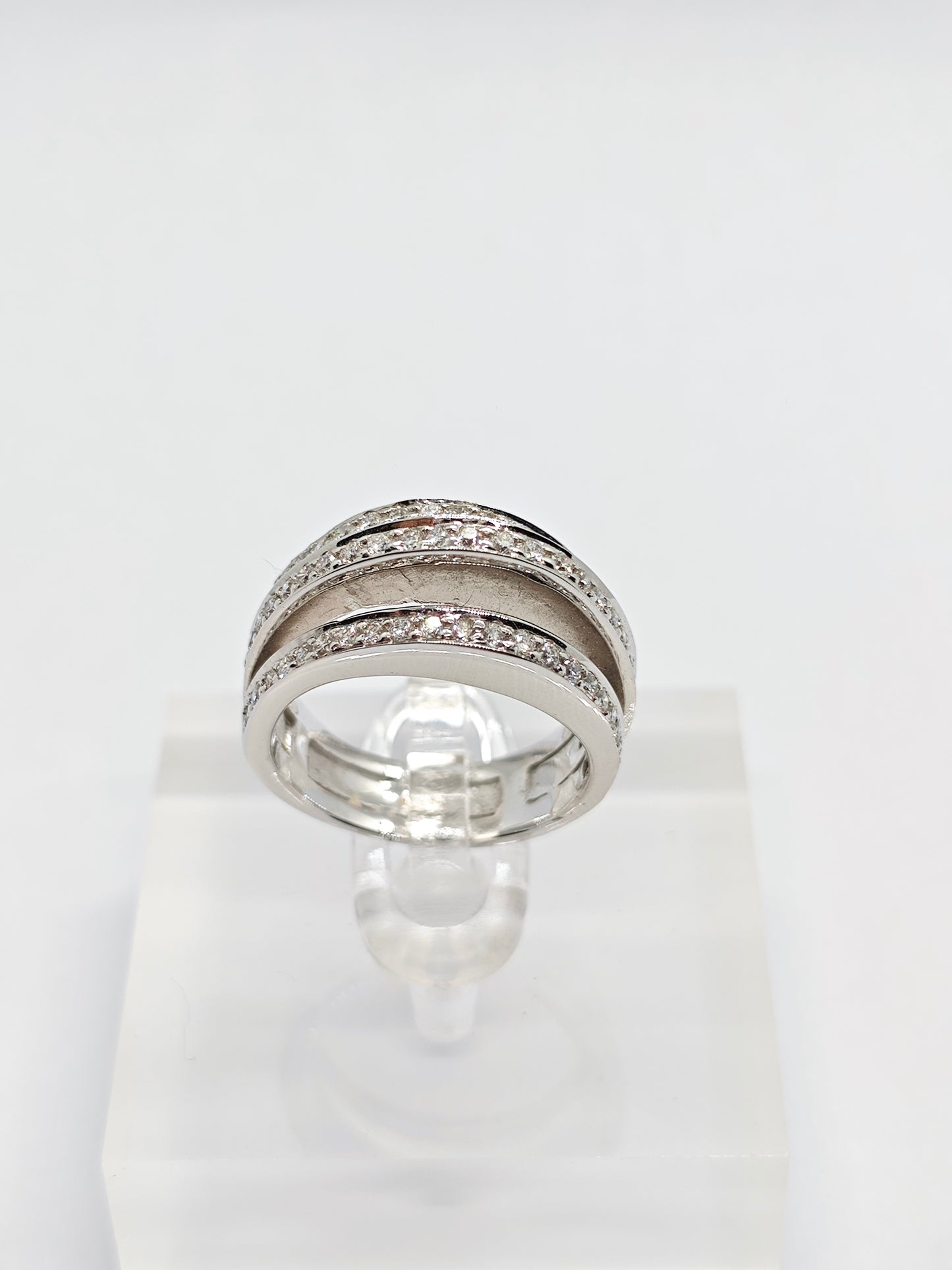 WG Diamond Radiance R4235