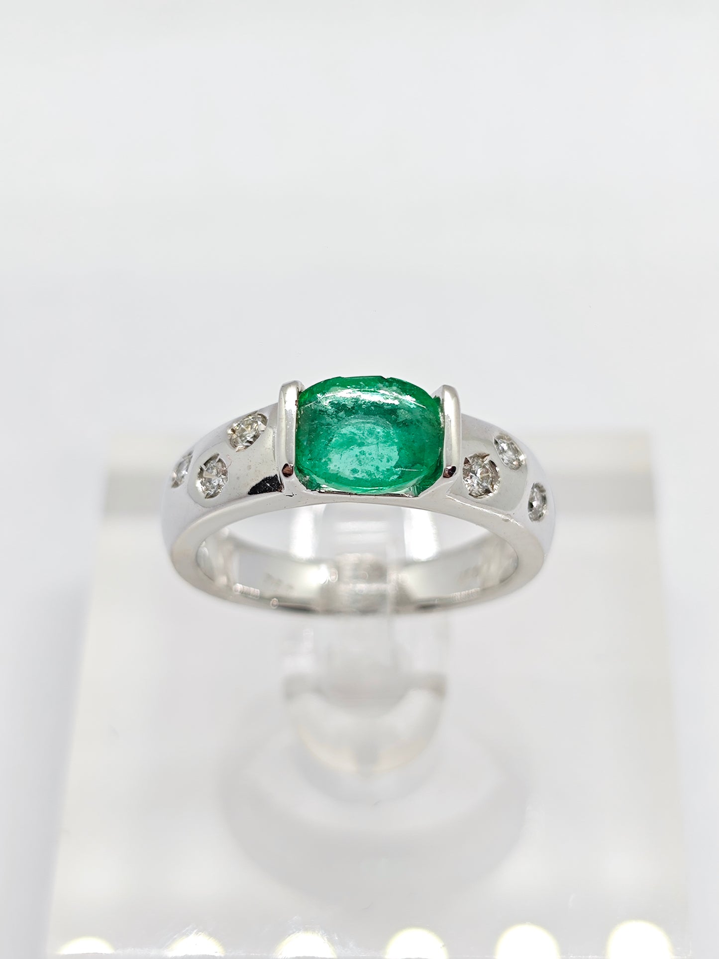 WG Emerald Elegance 121R