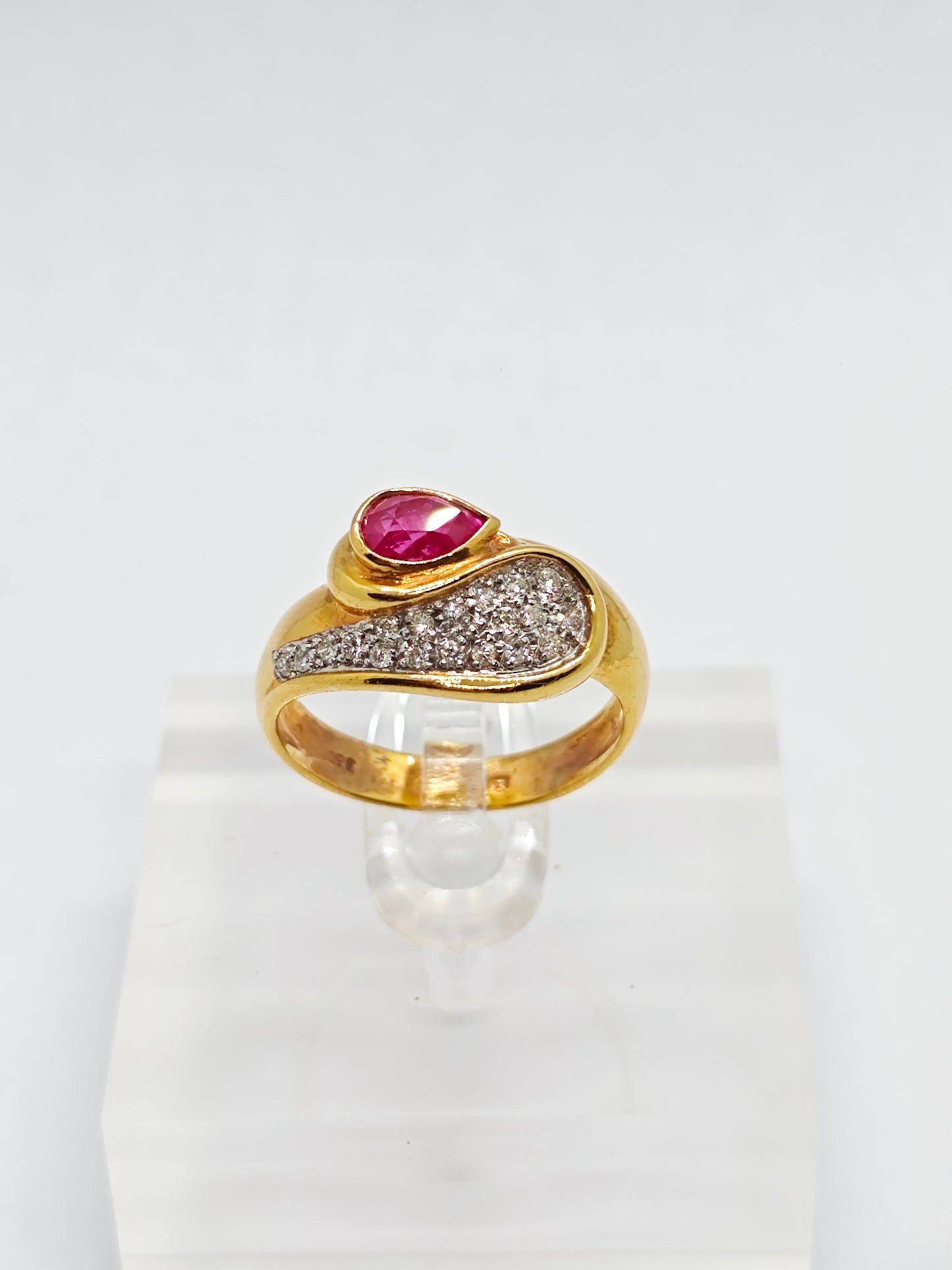 WG Ruby Royale R1122