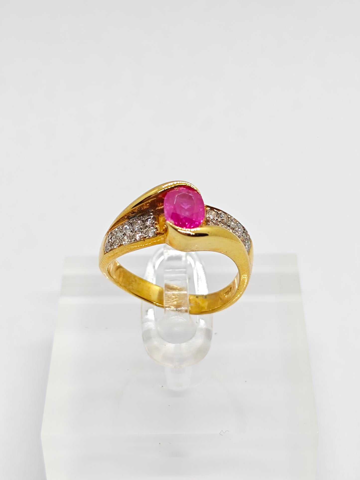 WG Ruby Royale R1131