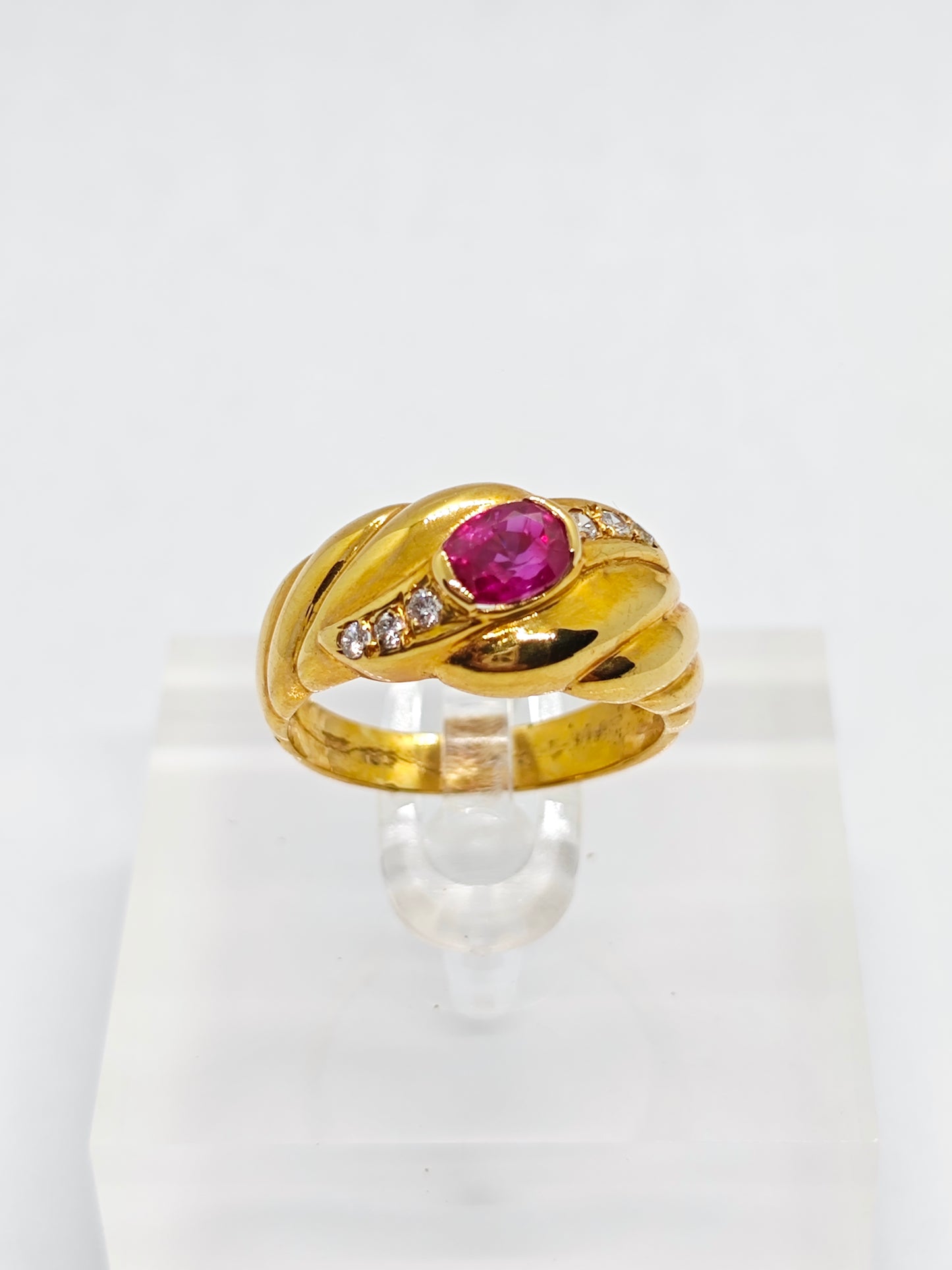 WG Ruby Royale R1734