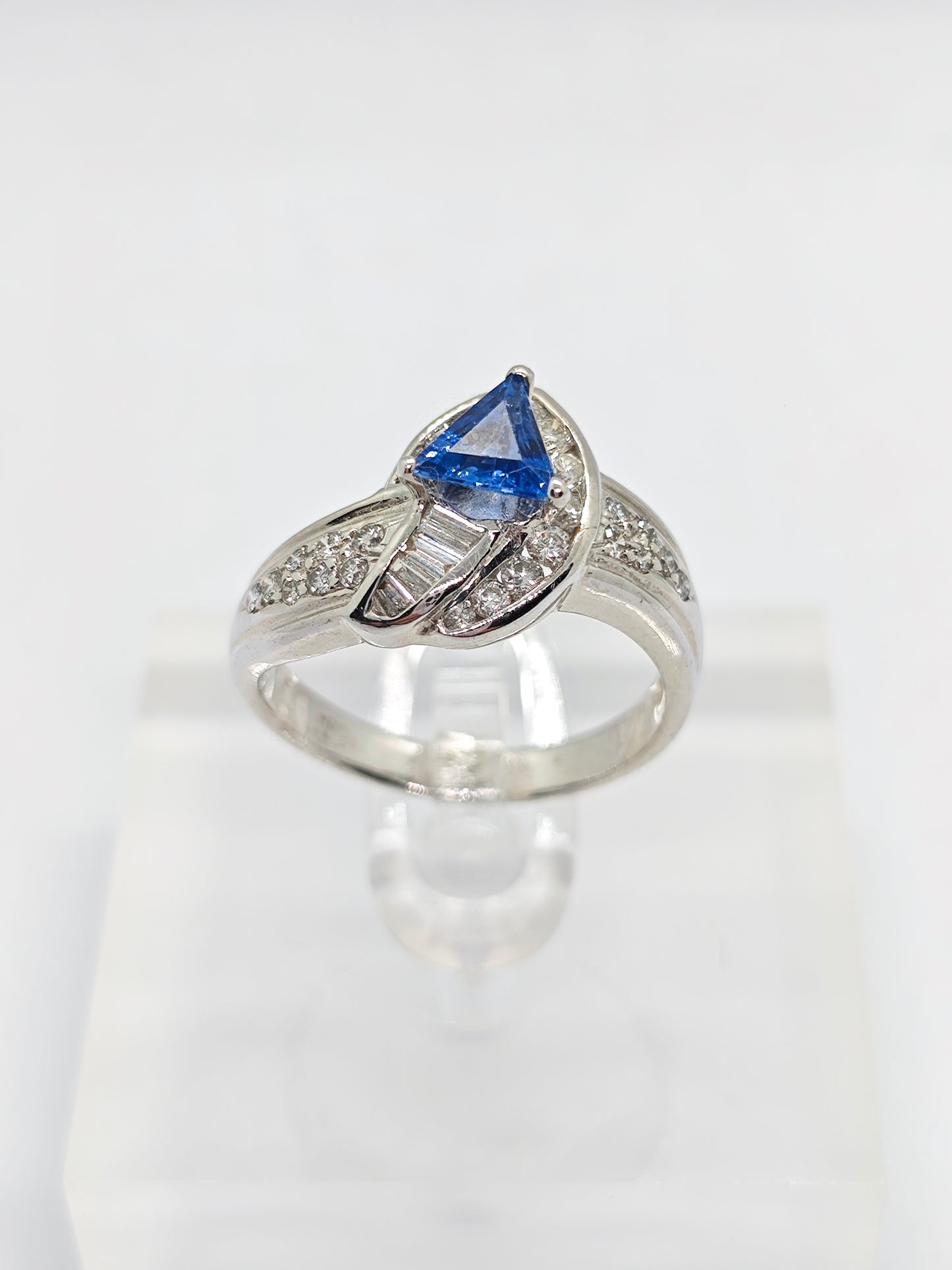 WG Sapphire Celeste R1917