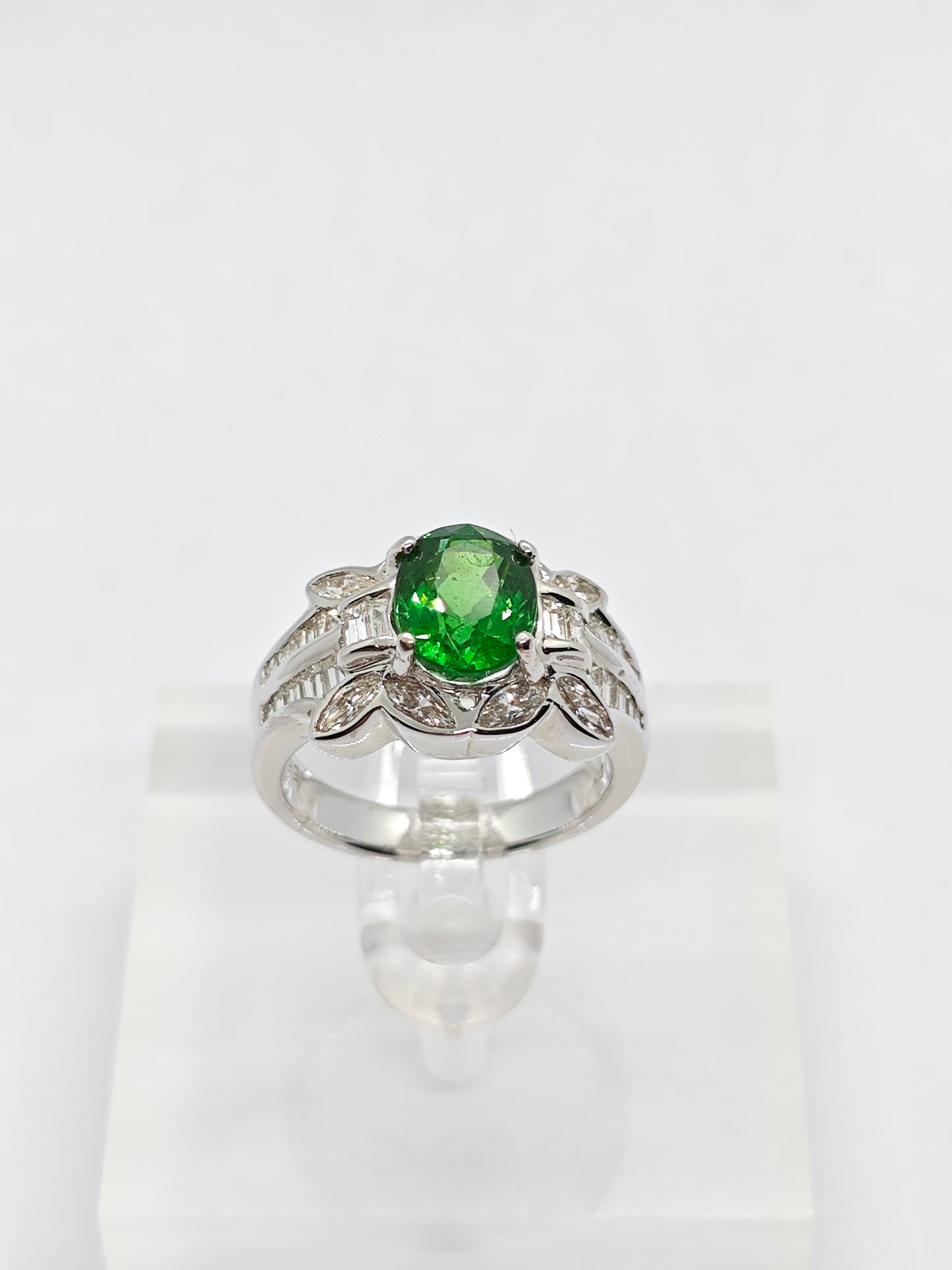 WG Garnet Essence R2240