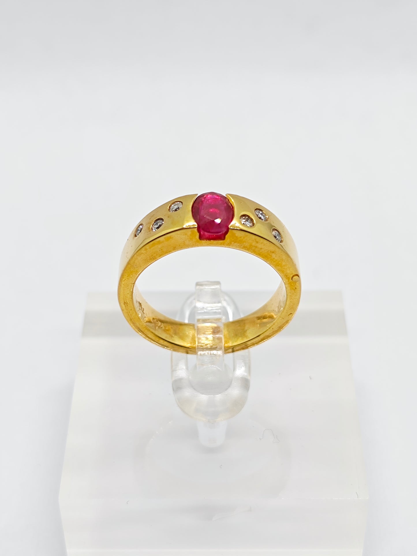 WG Ruby Royale R2373