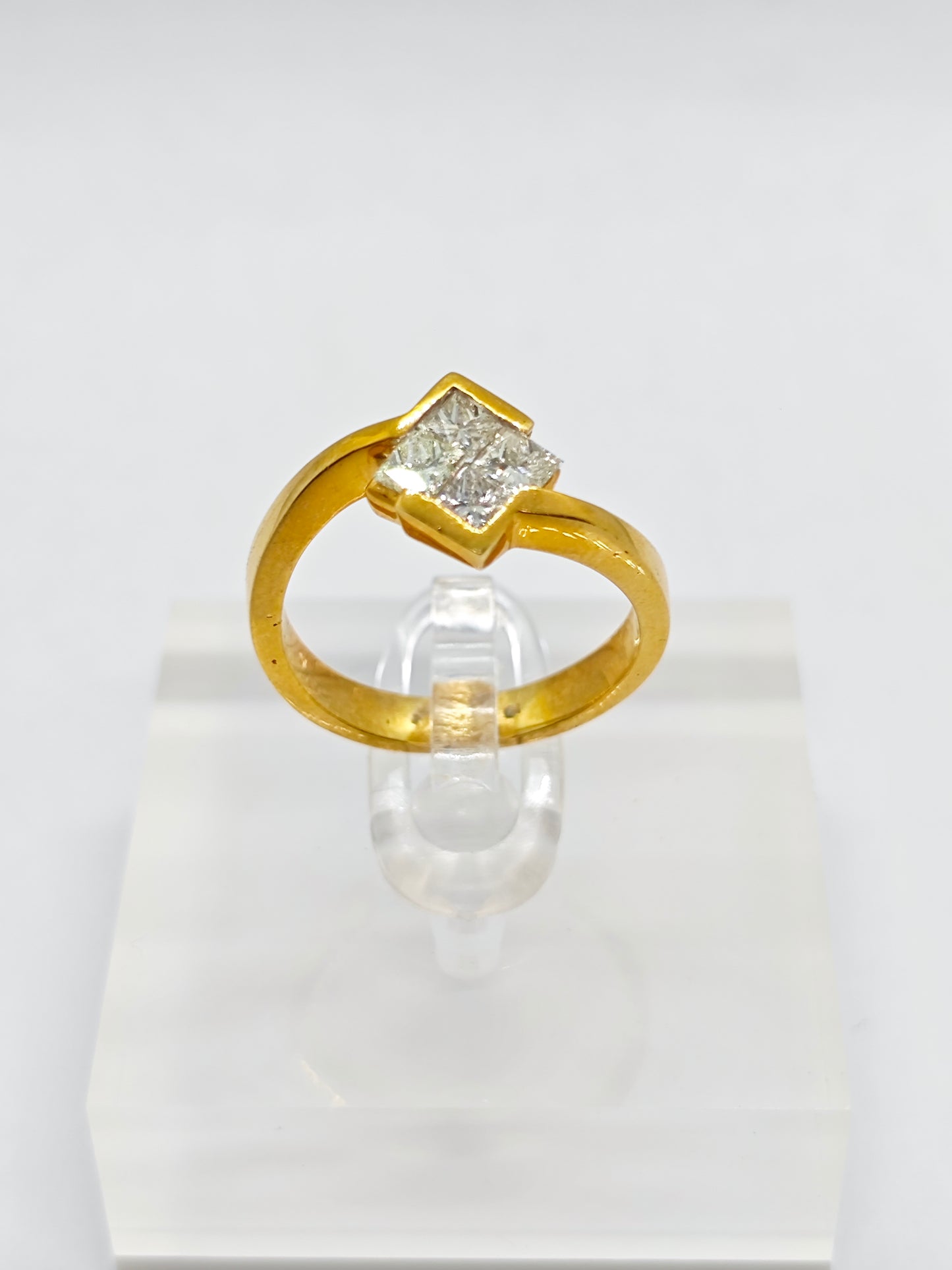 WG Diamond Radiance R2551