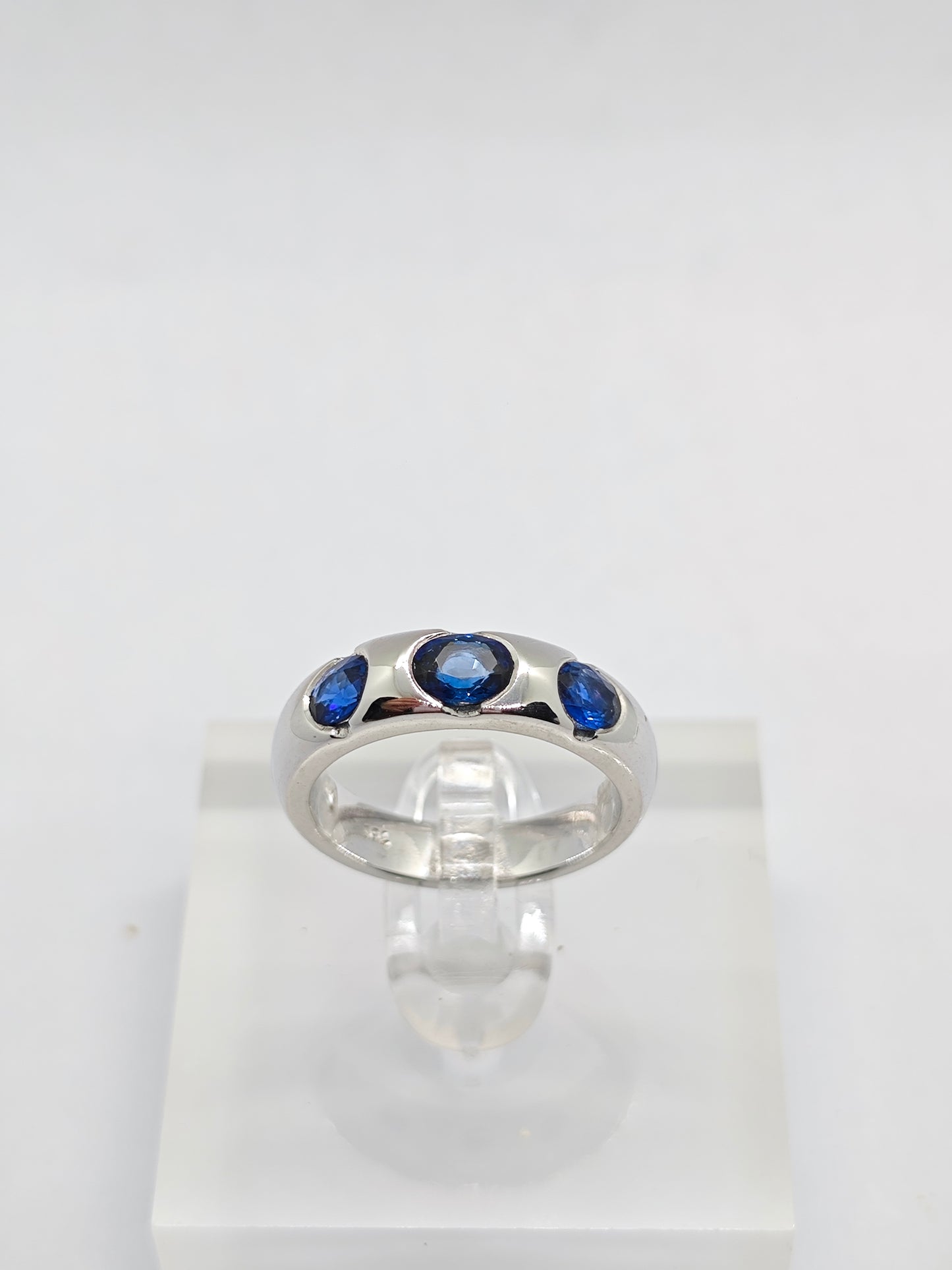 WG Sapphire Celeste R2905