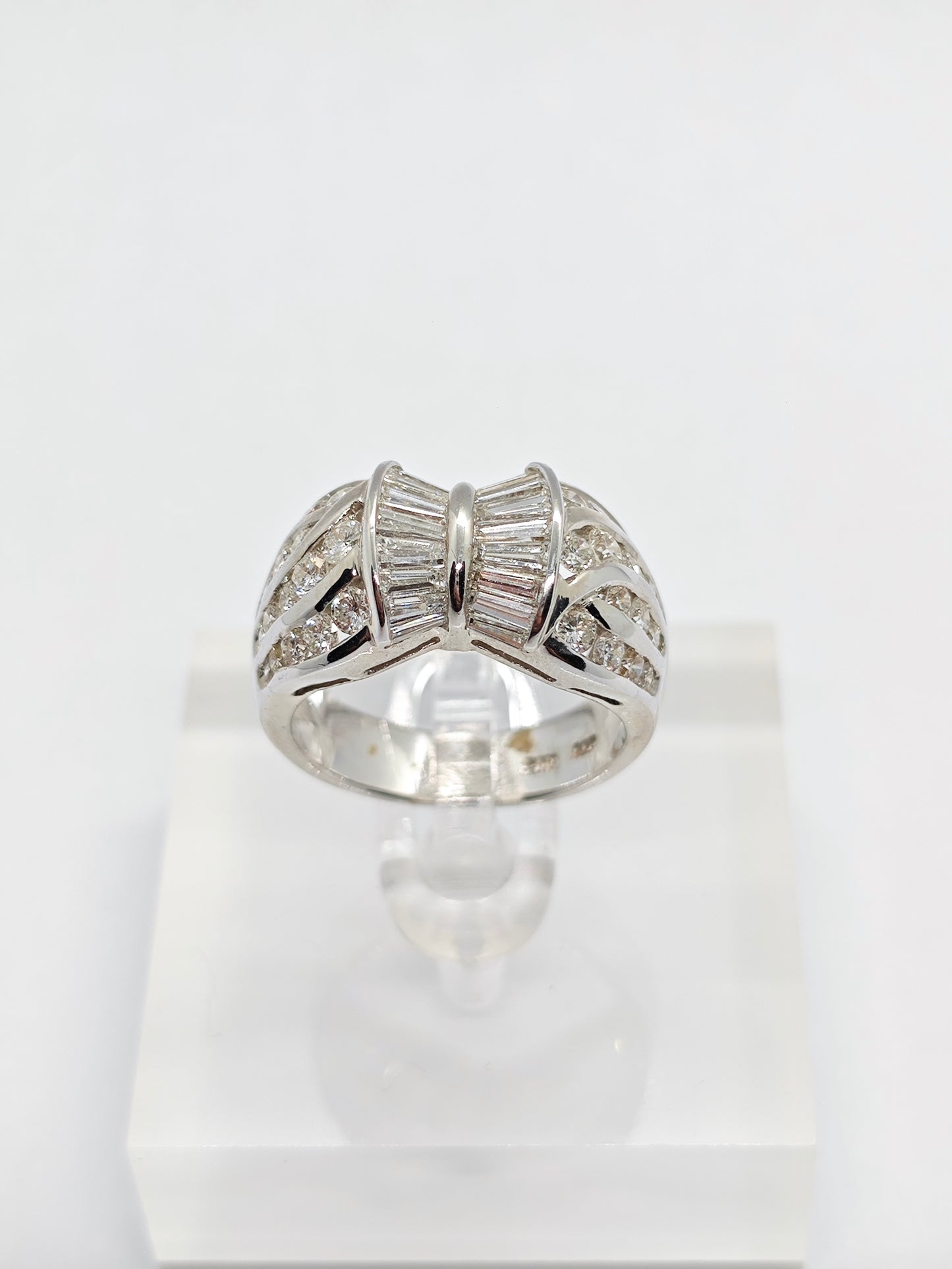 WG Diamond Radiance R2930