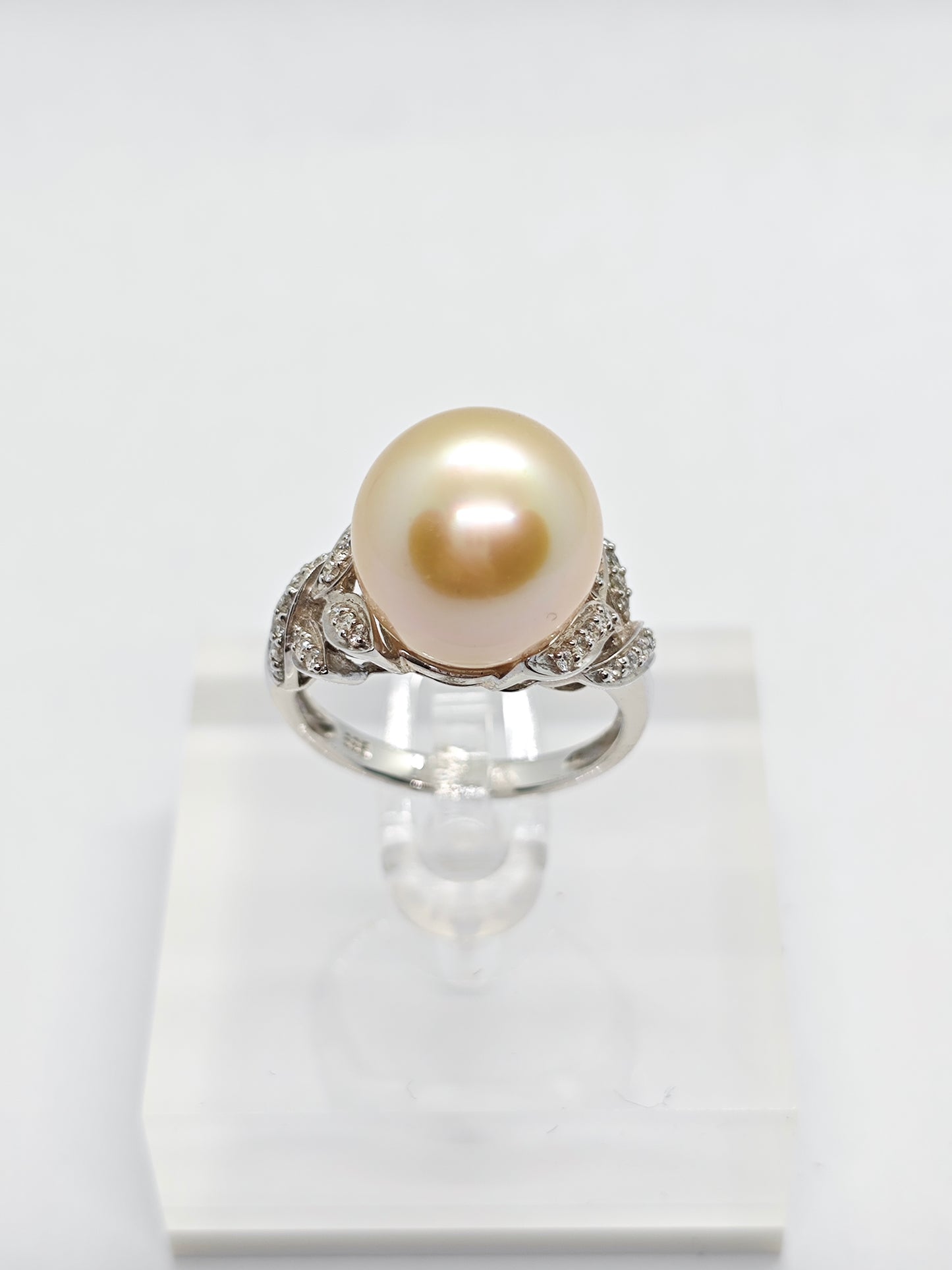 WG Pearl Grace R3802