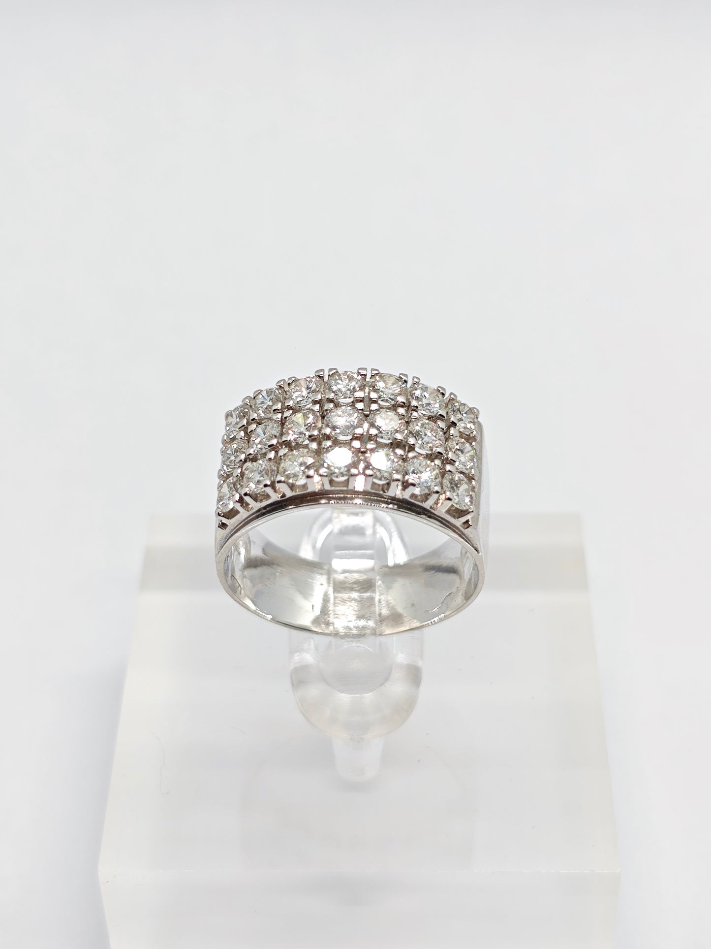 WG Diamond Radiance R3927