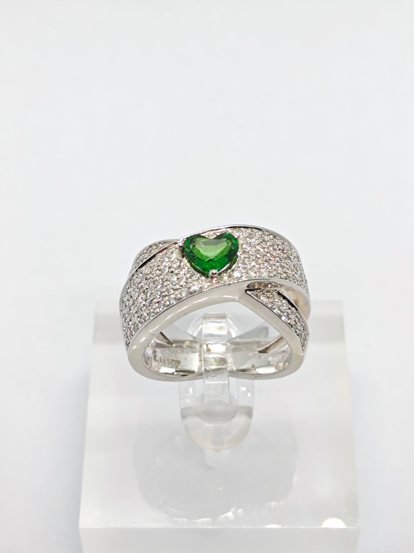 WG Garnet Essence R4055