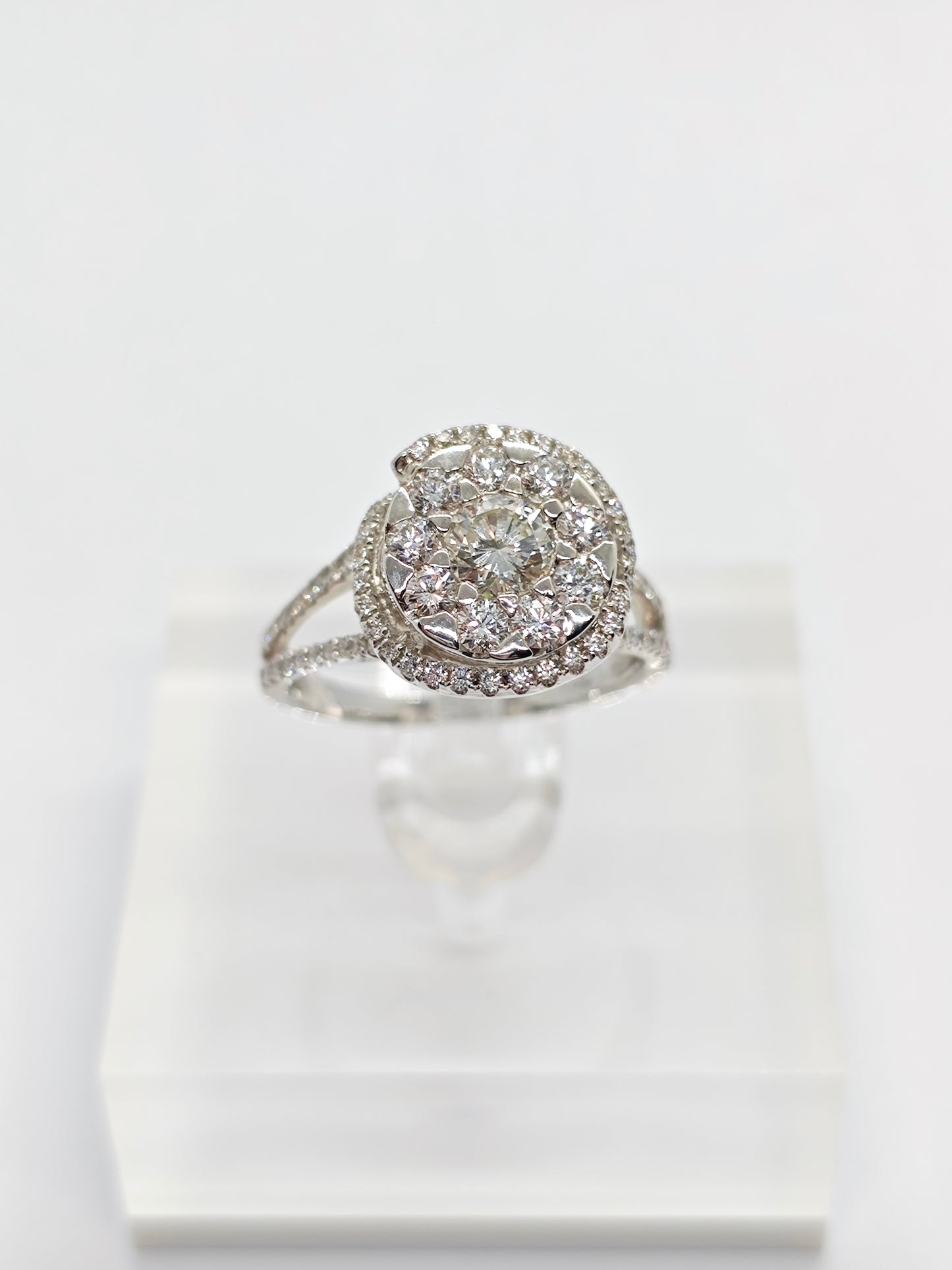 WG Diamond Radiance R4271