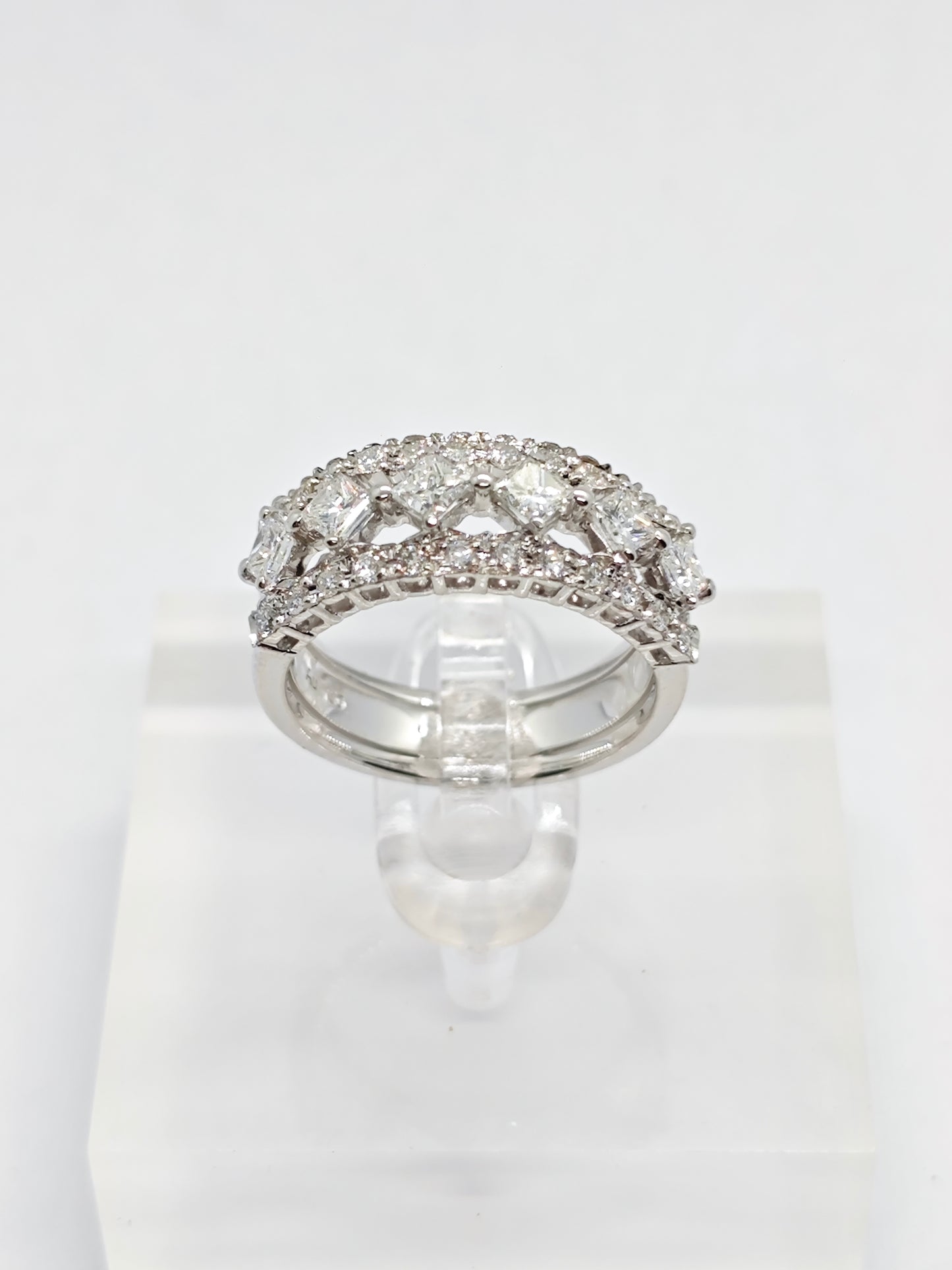 WG Diamond Radiance R4308