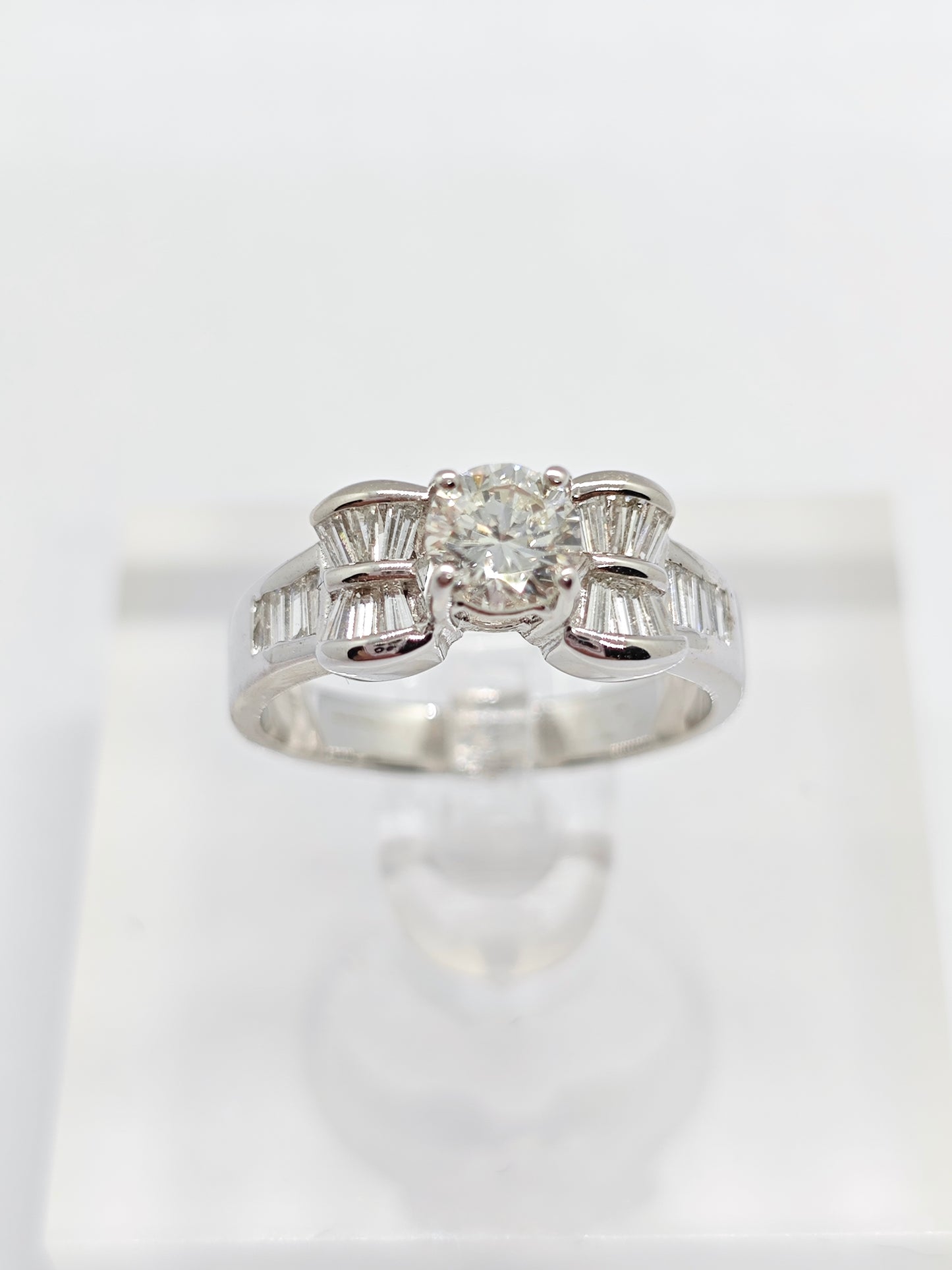 WG Diamond Radiance R4365